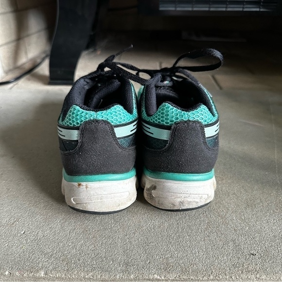 Puma women’s walking athletic shoes size 7 - Picture 3 of 8